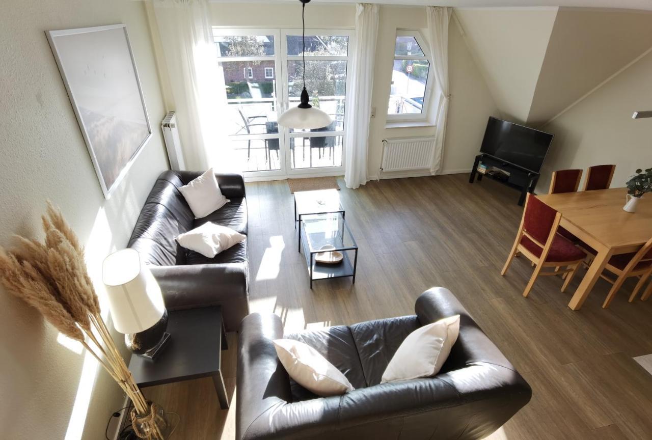 Schaake Hooksiel - Charmante Reetdachwohnung & Kostenfreier Parkplatz ภายนอก รูปภาพ